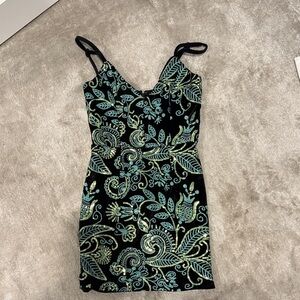 Cosmopolitan Sequin dress size xs - zip back